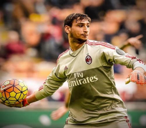 于帕梅卡诺：我对赛季首球很满意，续约与否与钱无关