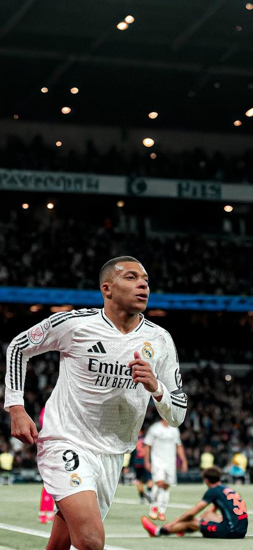 申花客战津门虎：双方均四外援出战，李可首发，阿代米替补